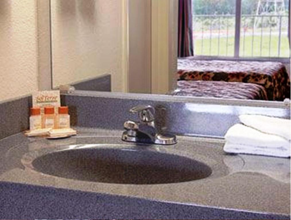 Rodeway Inn Concord Habitación foto